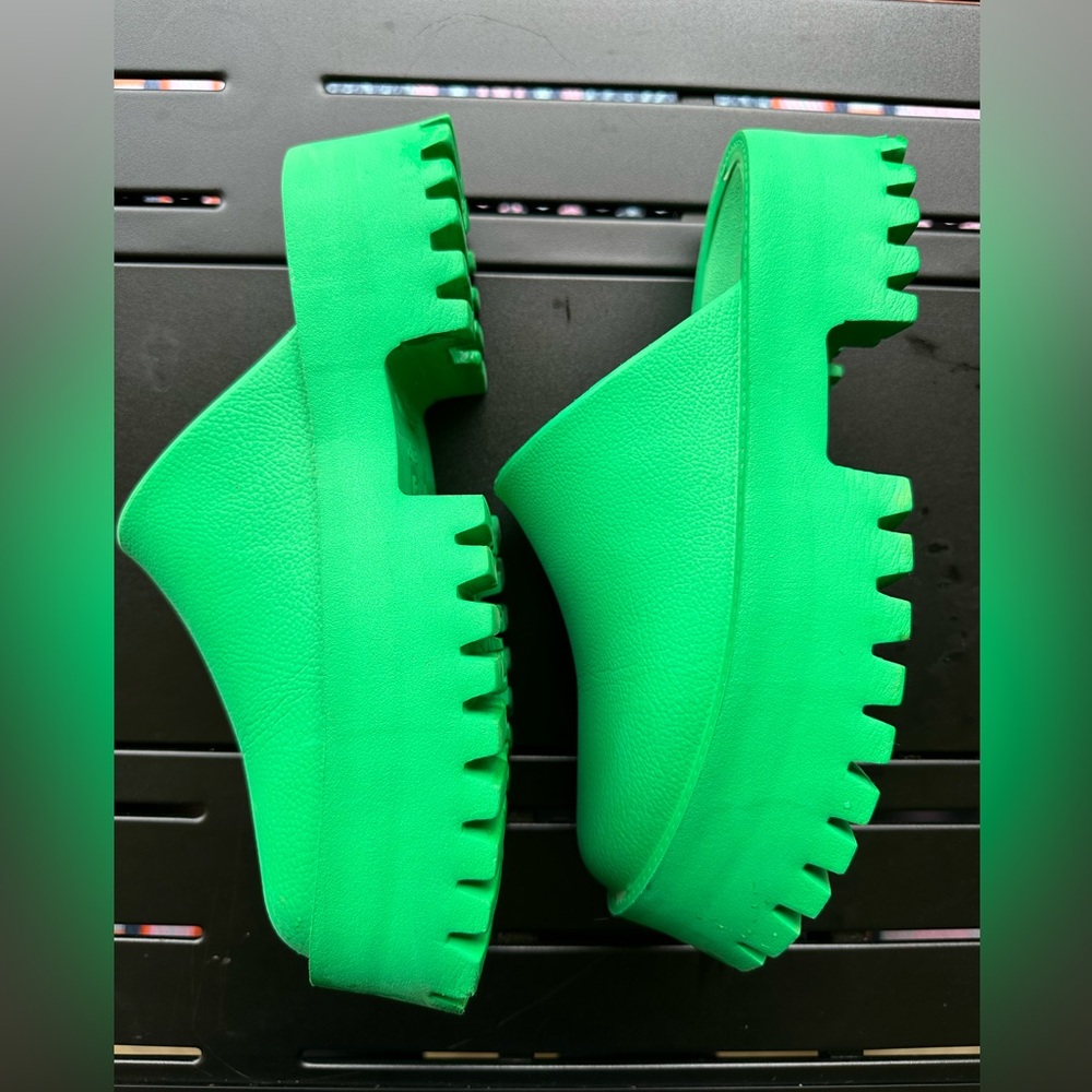 Jeffrey Campbell Lugged Platform Clog Slip On Green Womens SZ 10